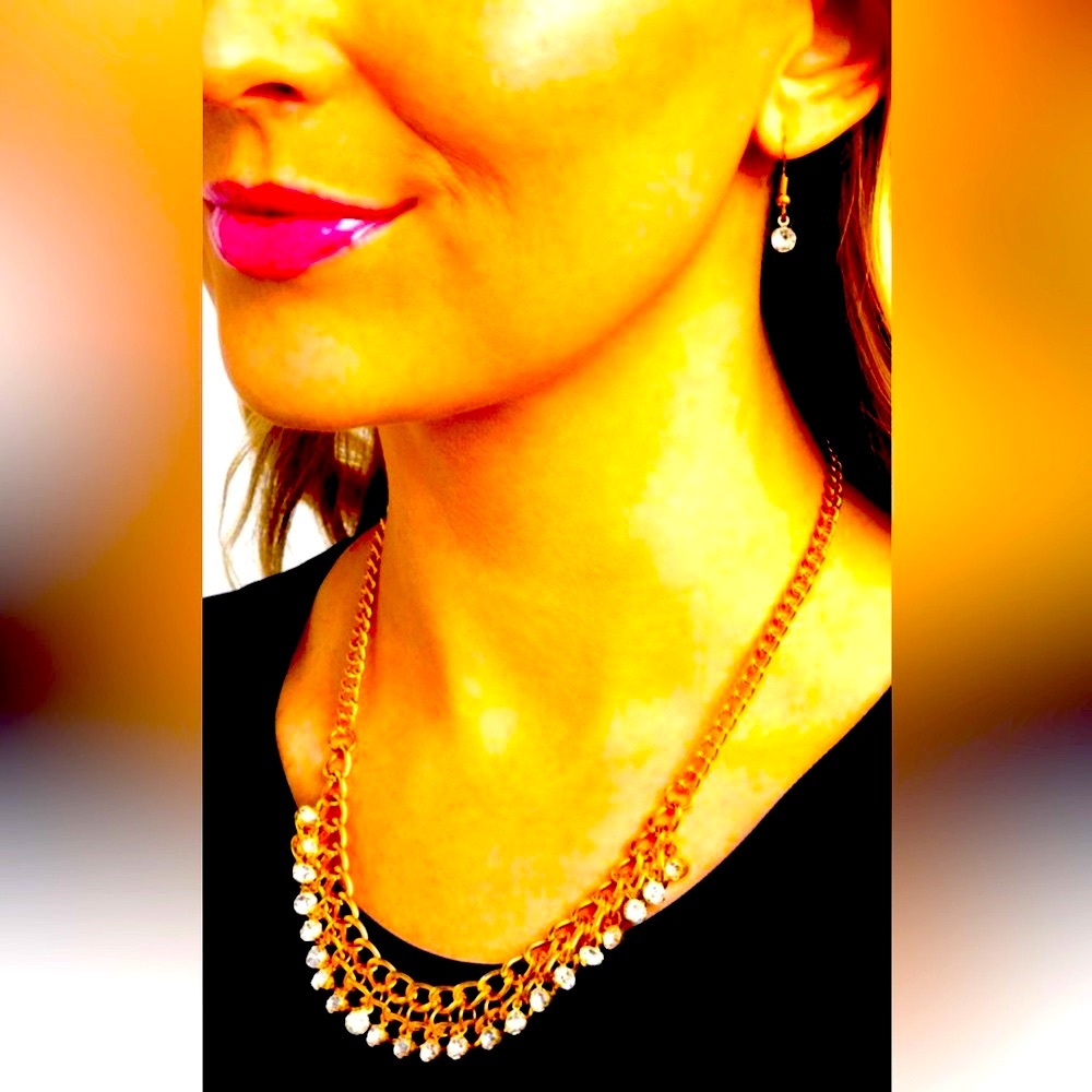 💥💎💥 “GLOW AND GRIND” GOLD NECKLACE ~ PAPARAZZI❗️💥💎💥 - Picture 2 of 6